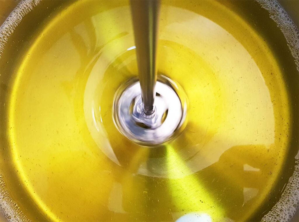 Misturador de cosméticos para óleos