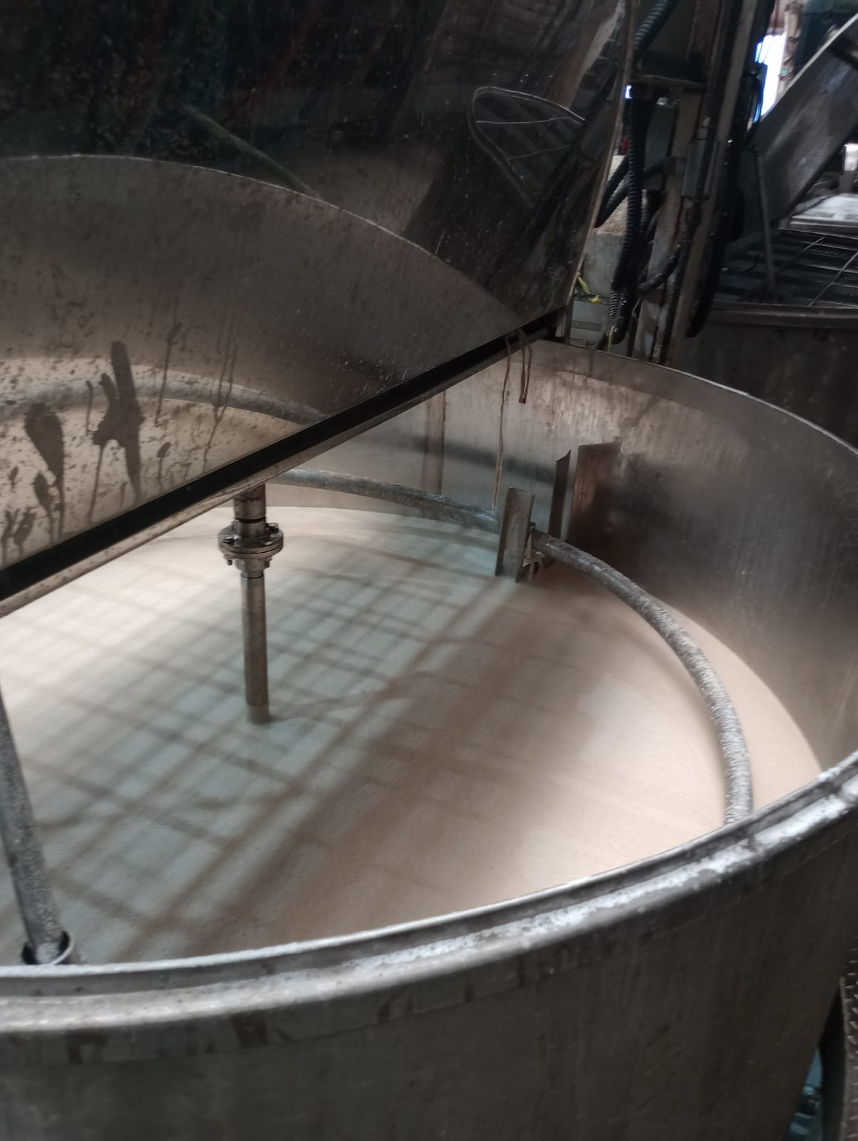 Tanques misturadores de soluções abrícolas para Ubyfol. Tanques misturadores para Ubyfol de soluções agrícolas.